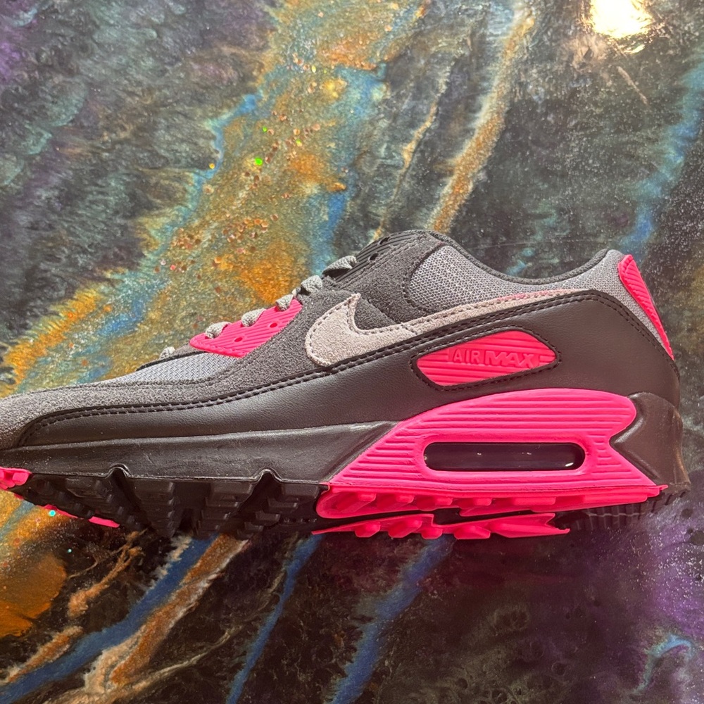 Nike Air Max Gray & Pink Retro Runner 9.5M